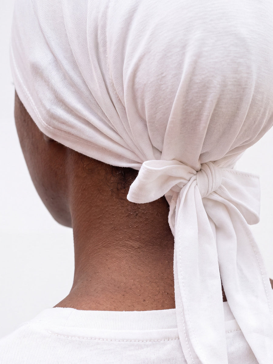 Sous-hijab satin blanc, vue de dos