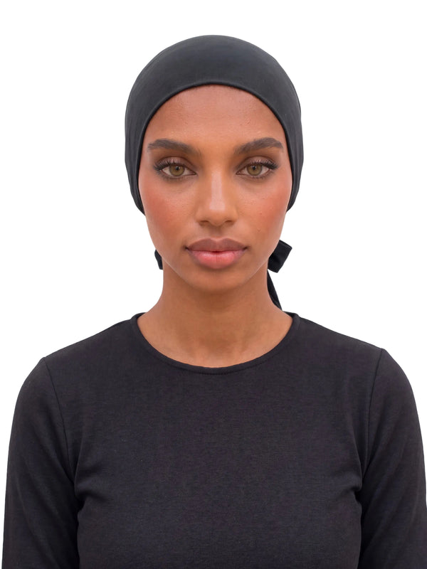 Sous-hijab satin noir porté